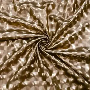 lack-uni-gold-genoppt-stoff