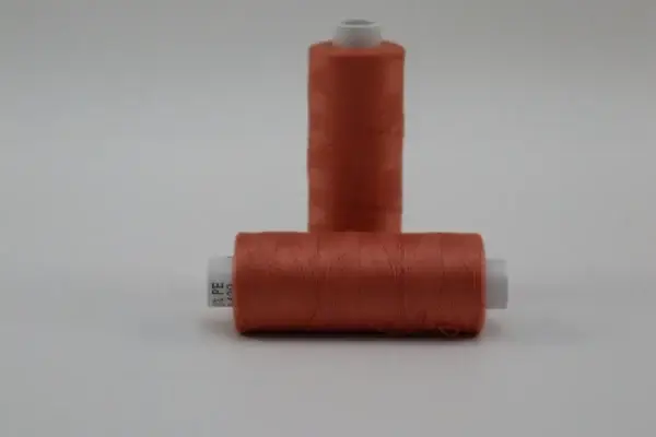 naehfaden-aprikot-500m-spule-accessoires