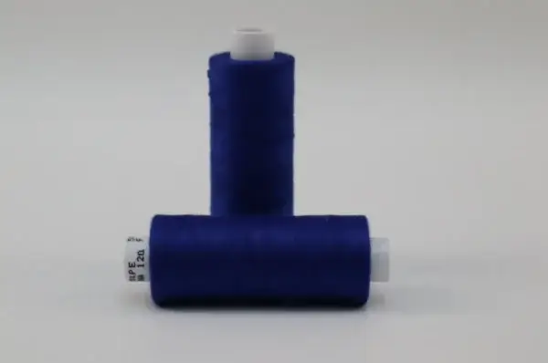 naehfaden-dunkelblau-500m-spule-accessoires