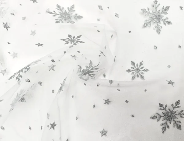 weiss-tuell-mit-silber-schneeflocken-elsa-stoff