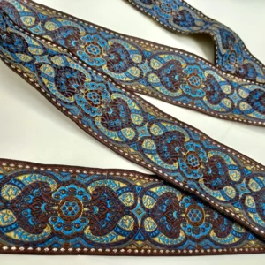jacquardborte-braun-blau-gold-ornament-bluetenmuster-50mm-breit-verzierung-naehen-trachtenmode-accessoires-heimtextilien-dekoration-accessoires