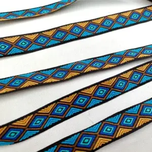 jacquardborte-blau-beige-tuerkis-ethno-muster-rauten-pfeilspitzen-geometrisch-symmetrisch-naehzubehoer-baender-meterware
