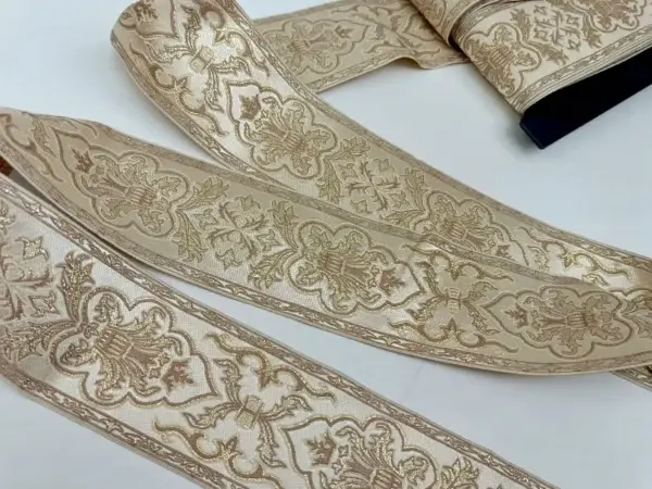 7cm-breite-royal-barock-jacquardborte-in-weiss-accessoires