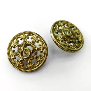 zierknopf-metall-altgold-ornament-25mm-ineinandergreifende-ringe-trachten-knopf-kostuem-handarbeiten