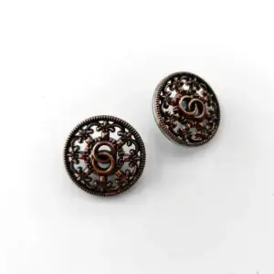 zierknopf-metall-altmessing-ornament-ineinandergreifende-ringe-trachten-knopf-kostuem-handarbeiten