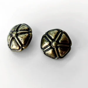 zierknopf-metall-antik-messing-18mm-sternlinien-relief-trachten-knopf-kostuem-handarbeiten-accessoires