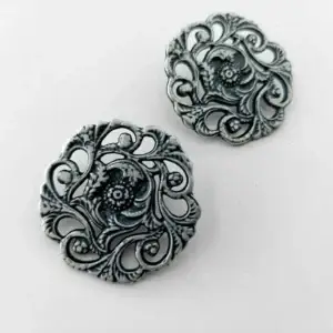 ierknopf-metall-34mm-altsilber-ornament-floral-aussparungen-vintage-trachten-knopf-kostuem-handarbeiten-accessoires