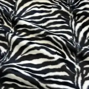 zebra-tiermuster-schwarz-weiss-kurzhaar-fellimitat-stoff