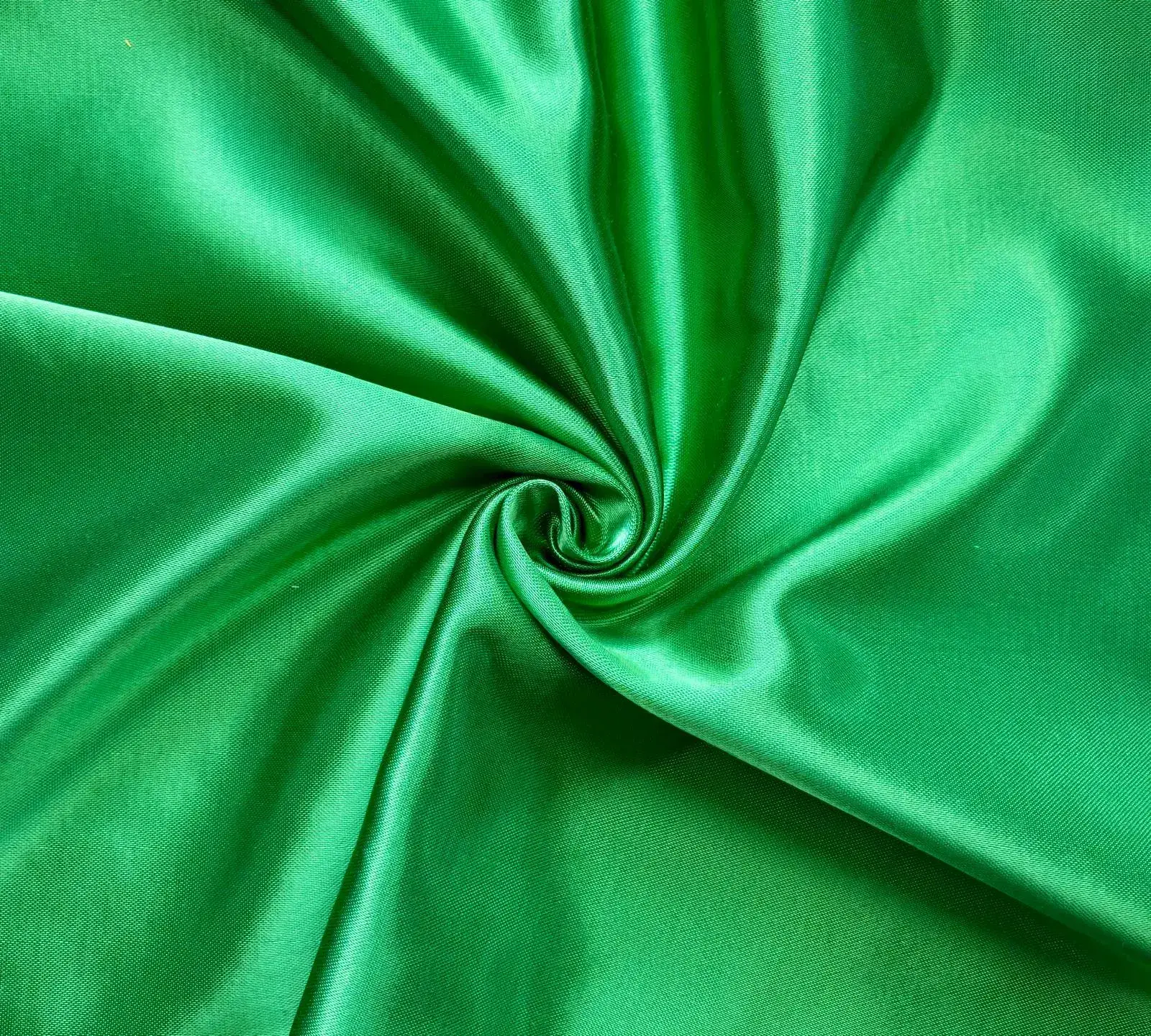 Fasnachts-Satin Stoff grün