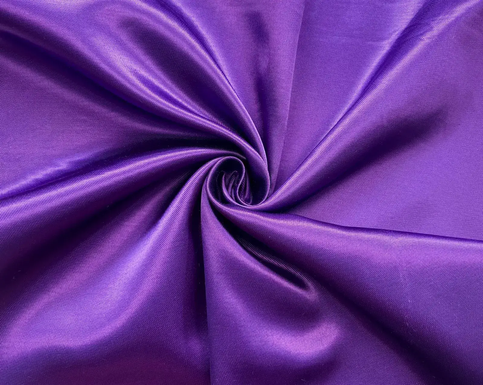 Fasnachts-Satin Stoff violett